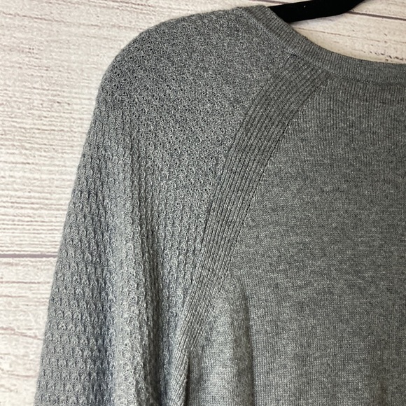 LOFT Outlet Gray Textured Lightweight Sweater Top - Size Small - Picture 7 of 16